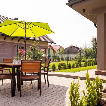 Apartamento Elejan Bešeňová Exterior foto