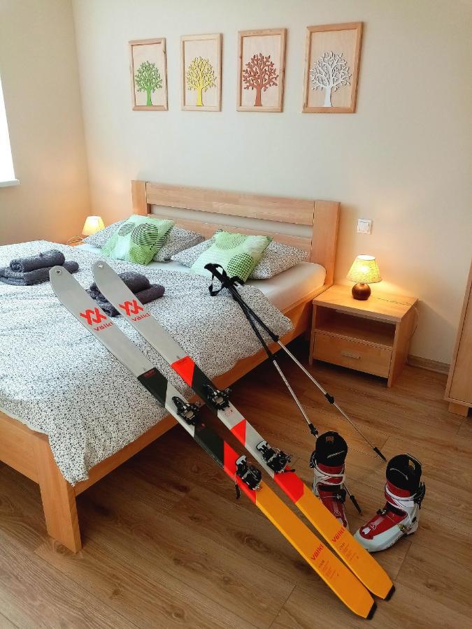 Apartamento Elejan Bešeňová Exterior foto