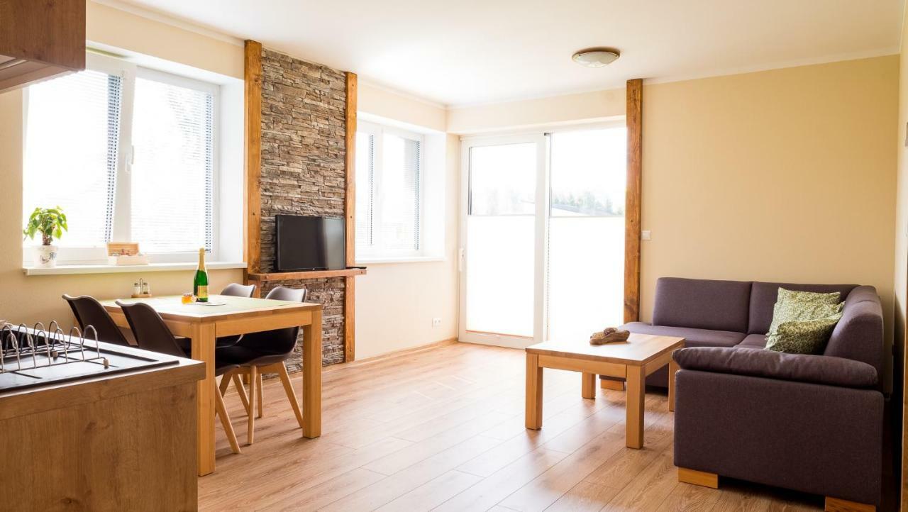 Apartamento Elejan Bešeňová Exterior foto