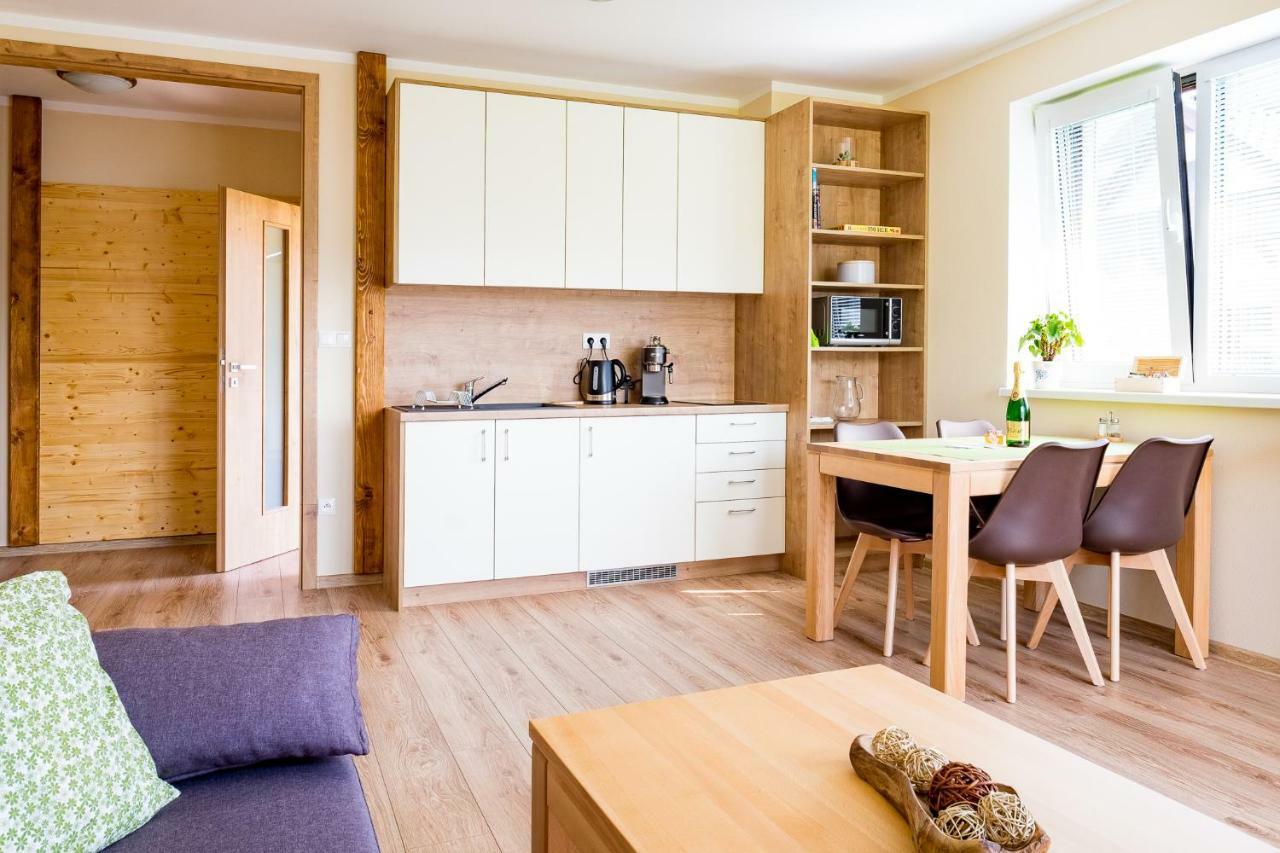 Apartamento Elejan Bešeňová Exterior foto