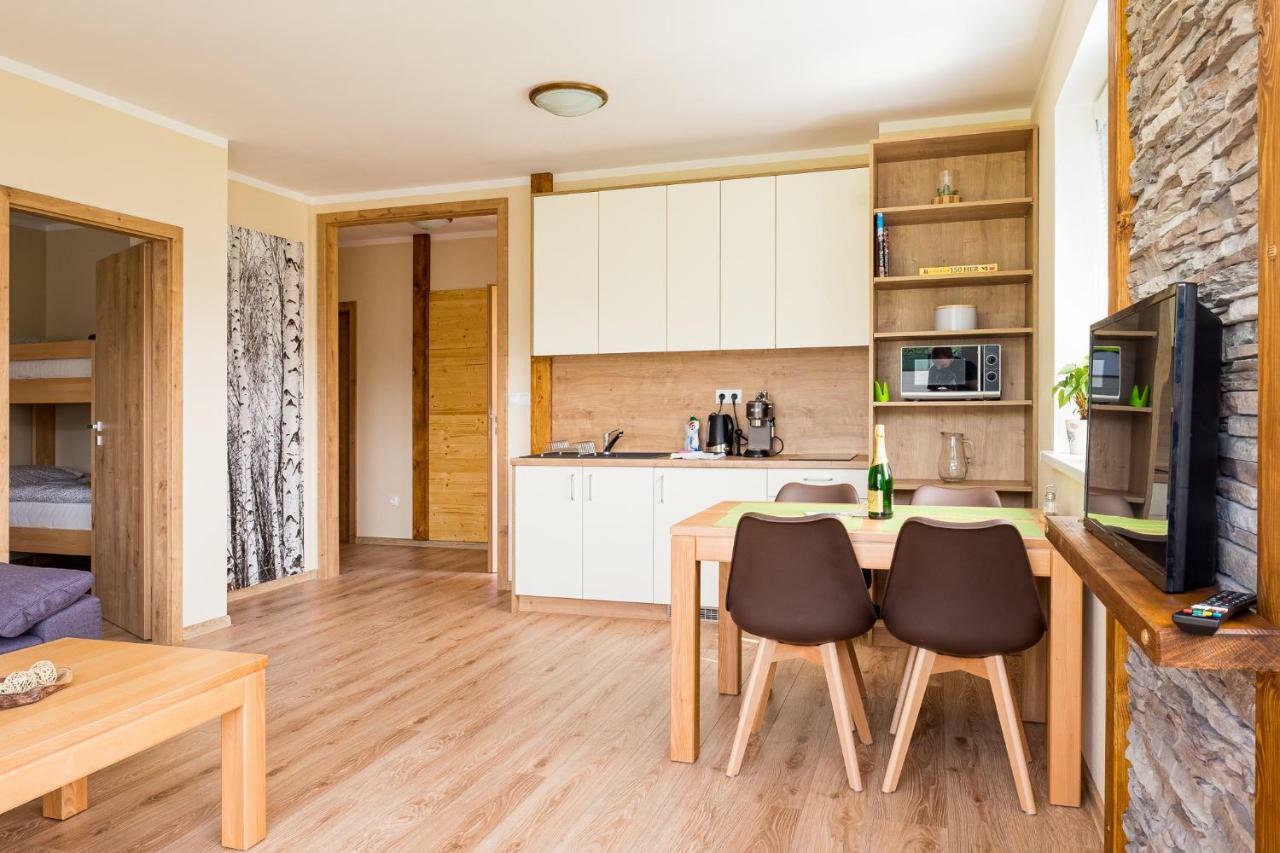 Apartamento Elejan Bešeňová Exterior foto