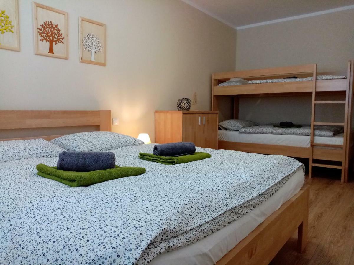 Apartamento Elejan Bešeňová Exterior foto
