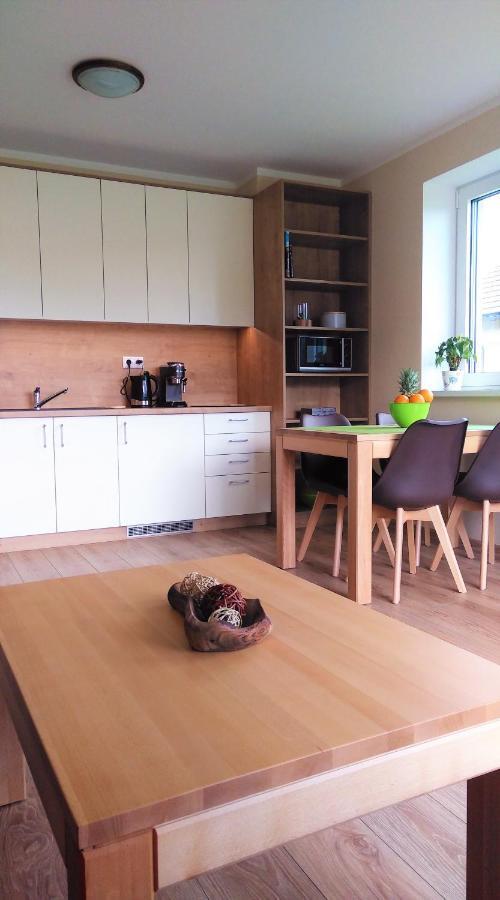 Apartamento Elejan Bešeňová Exterior foto