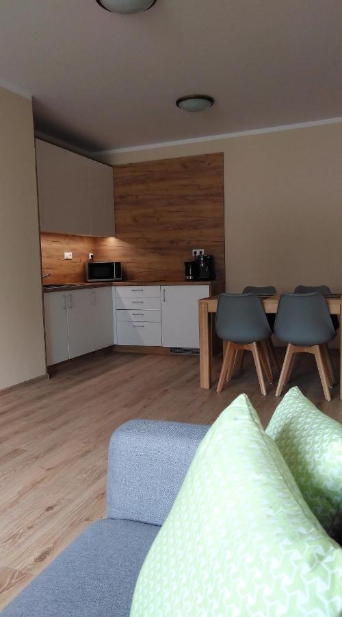 Apartamento Elejan Bešeňová Exterior foto